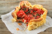 Tartaleta de jamón, ricotta y tomatitos